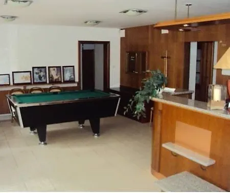 Lazensky Vrch فندق 3*